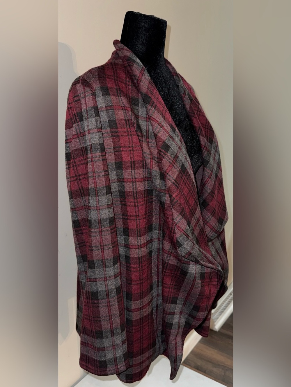 BB Dakota Plaid Drape Front Cardigan Red Grey Open Front Jacket Sweater Medium M - Picture 5 of 8